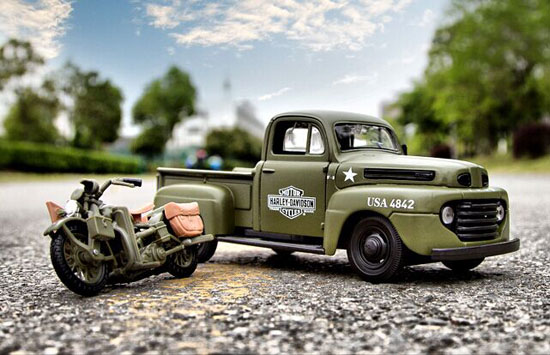 1:24 Scale Army Green MaiSto Diecast 1948 Ford F1 Pickup Model