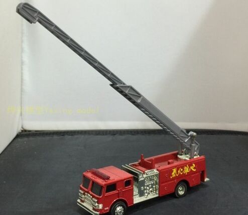 Red 1:64 Scale Diecast Fire Fighting Truck Model