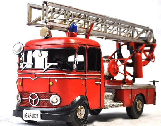 Large Scale Red Aerial Ladder Tinplate Fire Fighting Truck Model