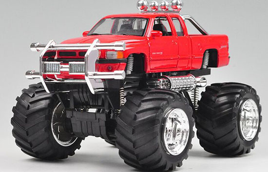 Welly 1:24 Scale Red / White Diecast Dodge RAM 1500 Model