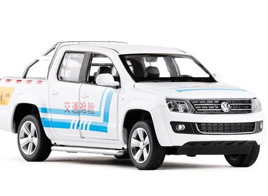 White Traffic Rescue Service Diecast VW Amarok Pickup Truck Toy